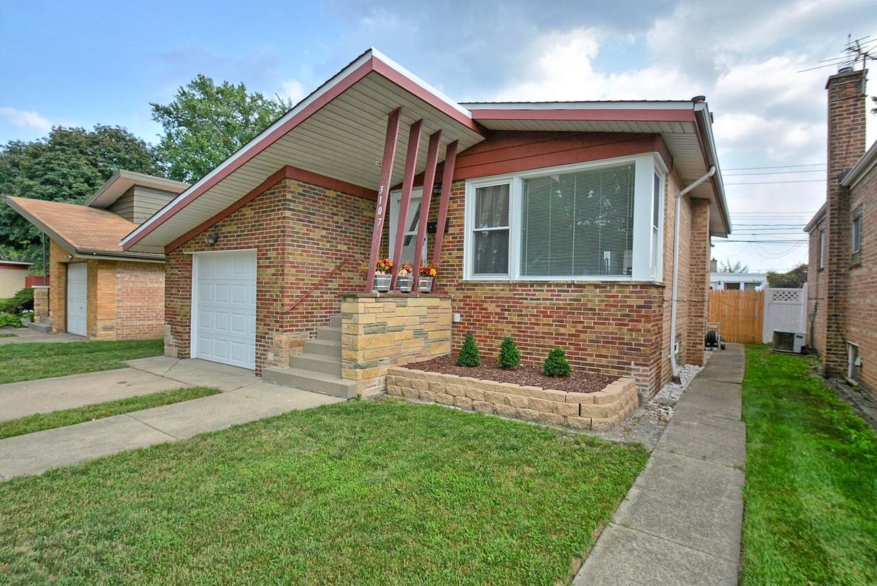 3107 W 85th St., Chicago, IL 60652