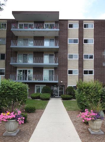 2900 Maple Ave. #19A, Downers Grove, IL 60515