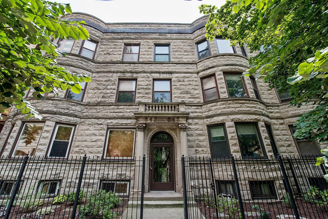 845 W Grace St. #3W, Chicago, IL 60613