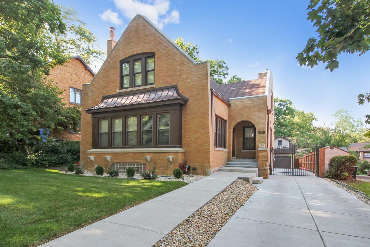 2012 W 110th St., Chicago, IL 60643