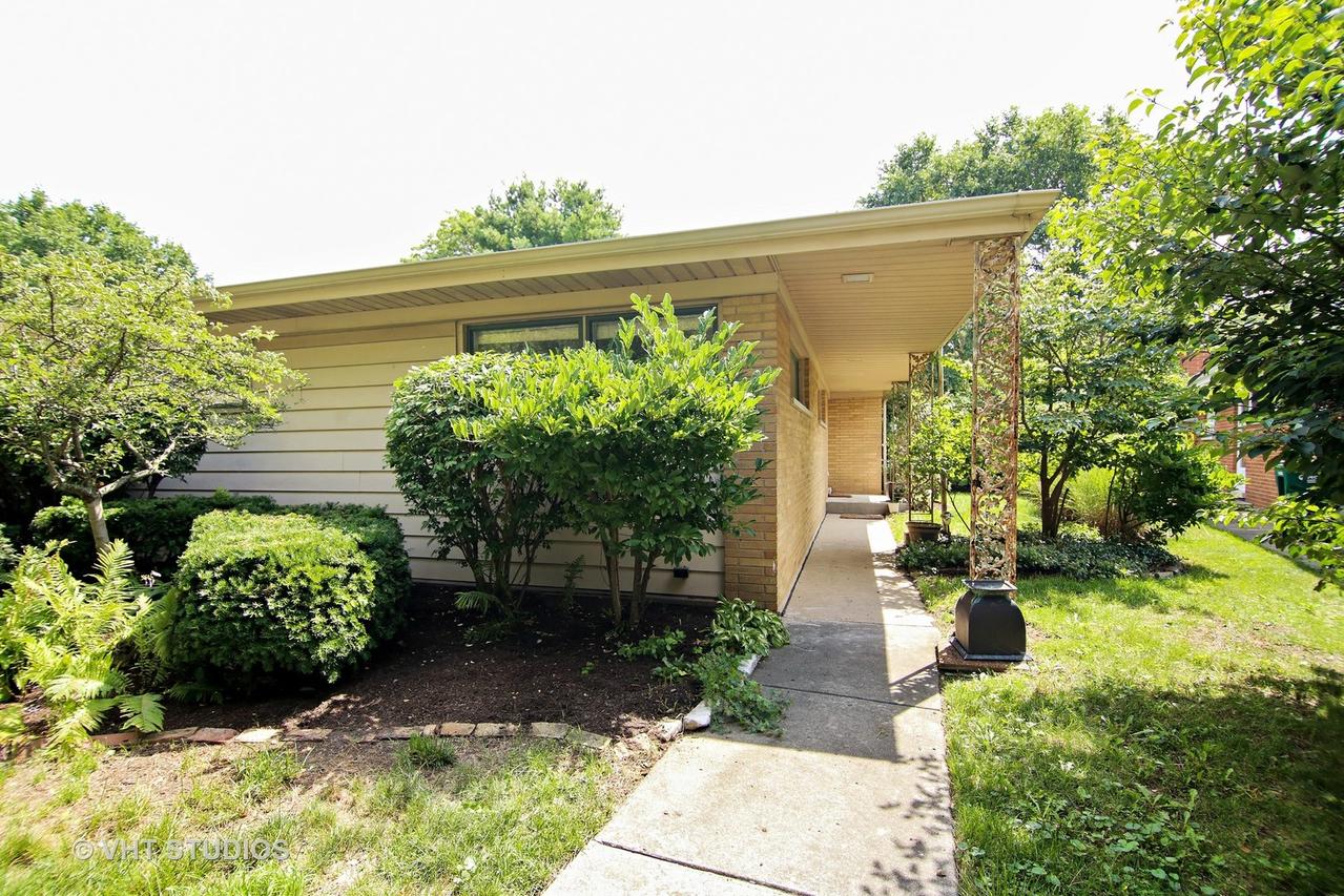 2115 Parkview Ct., Wilmette, IL 60091