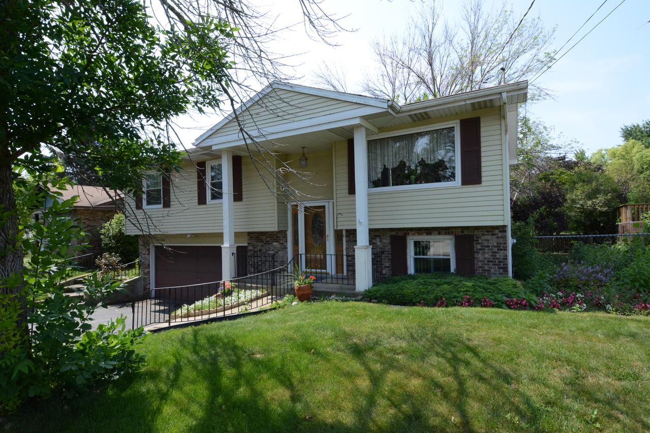 520 Kingston Blvd., Mchenry, IL 60050