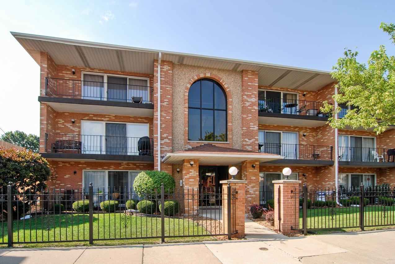 6509 W 63rd St. #1B, Chicago, IL 60638