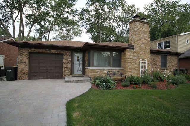 311 Desplaines Ave., Riverside, IL 60546