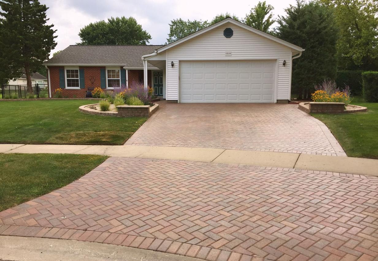 1510 N Patton Ave., Arlington Heights, IL 60004
