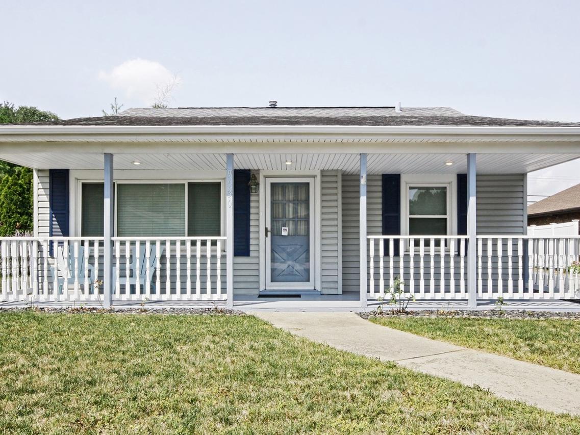 9630 Menard Ave., Oak Lawn, IL 60453