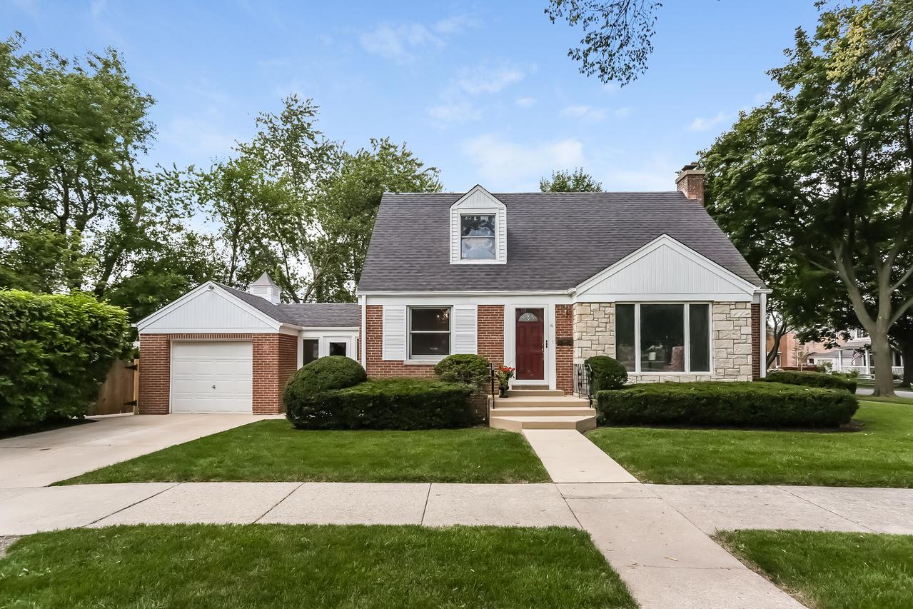 6 W Grove St., Arlington Heights, IL 60005
