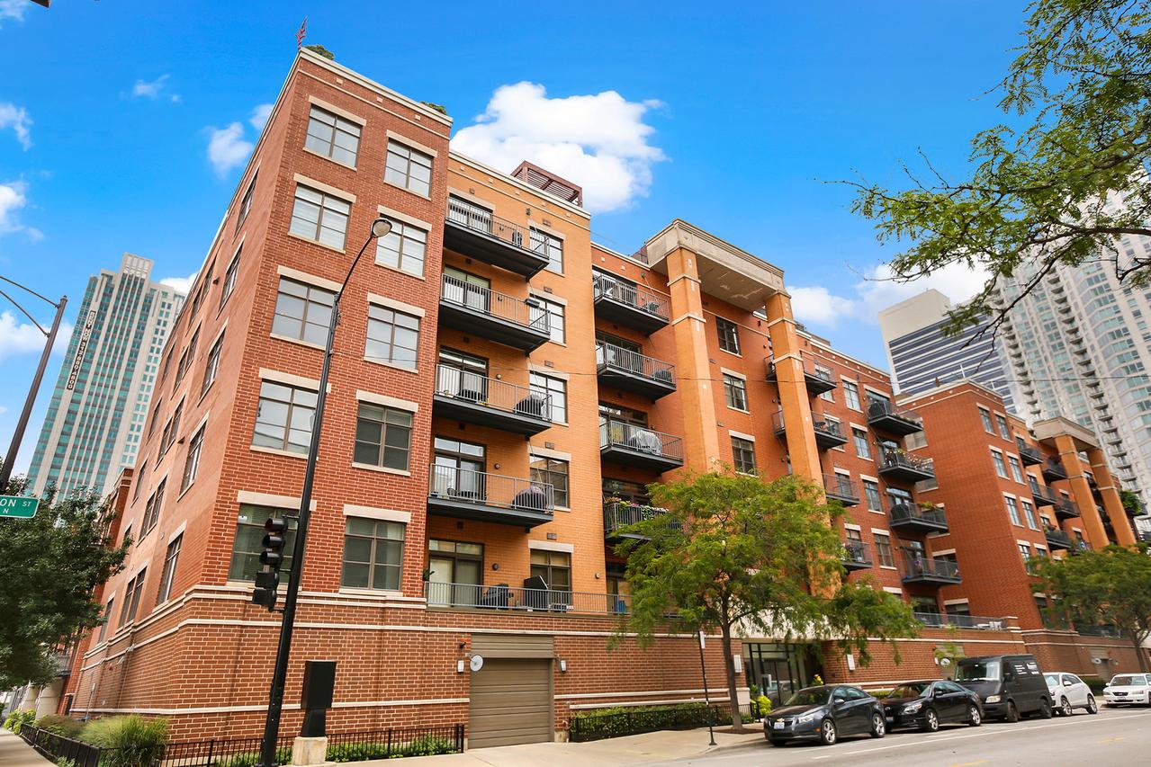 560 W Fulton St. #404, Chicago, IL 60661
