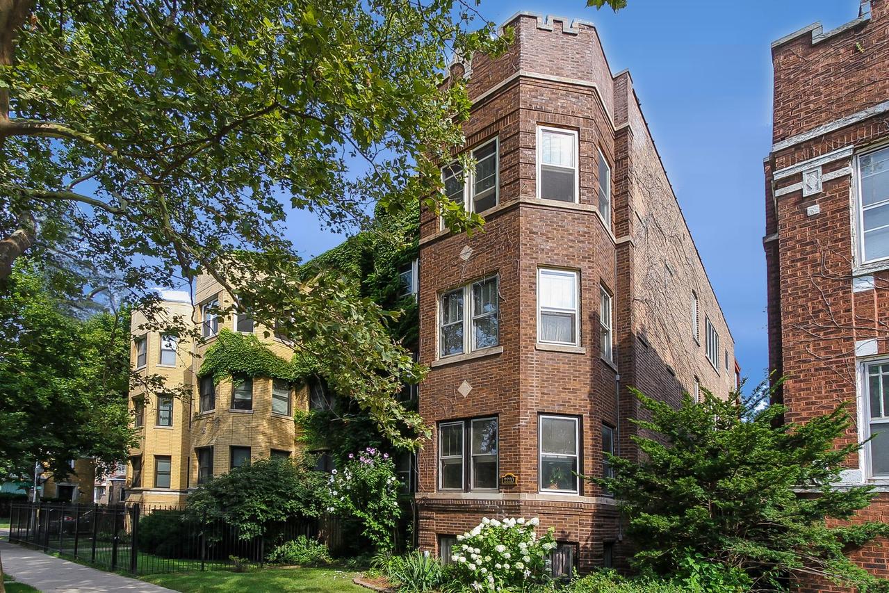 2220 W Rosemont Ave. #2, Chicago, IL 60659