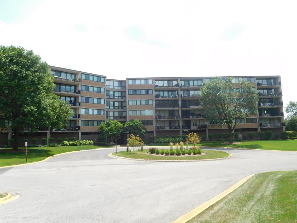 101 Bar Harbour Rd. #4B, Schaumburg, IL 60193