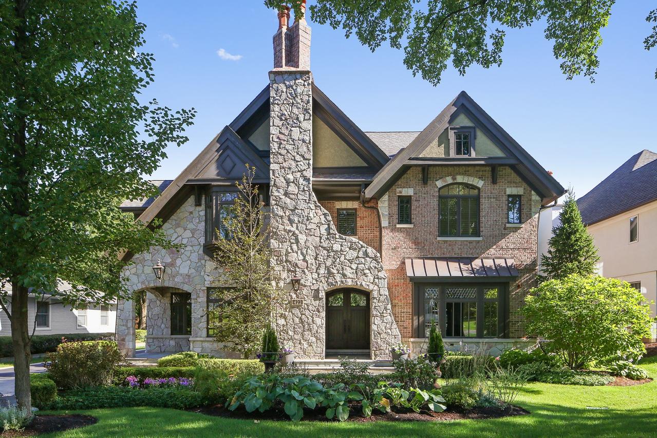 422 Ruby St., Clarendon Hills, IL 60514