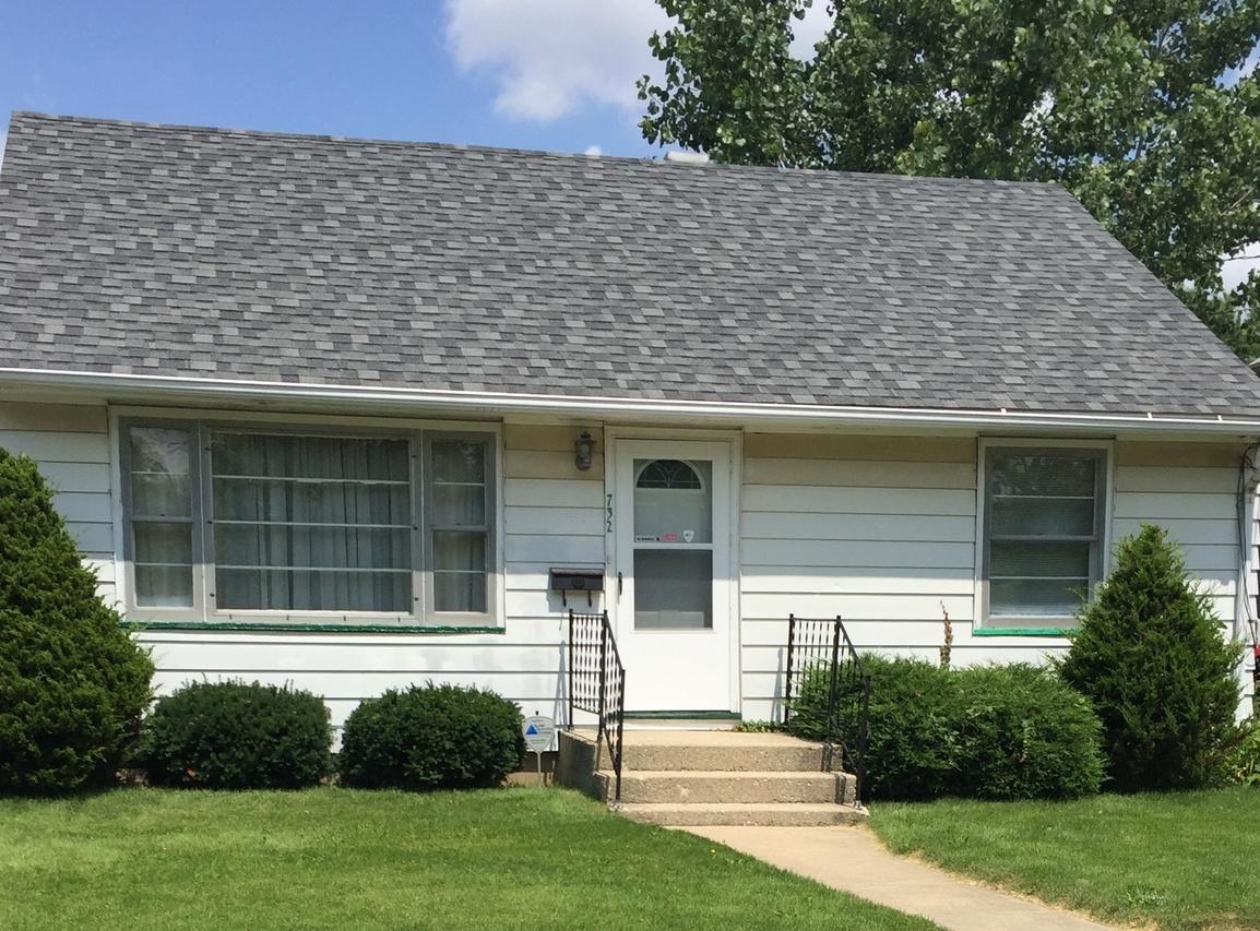 732 Pierce St., Aurora, IL 60505