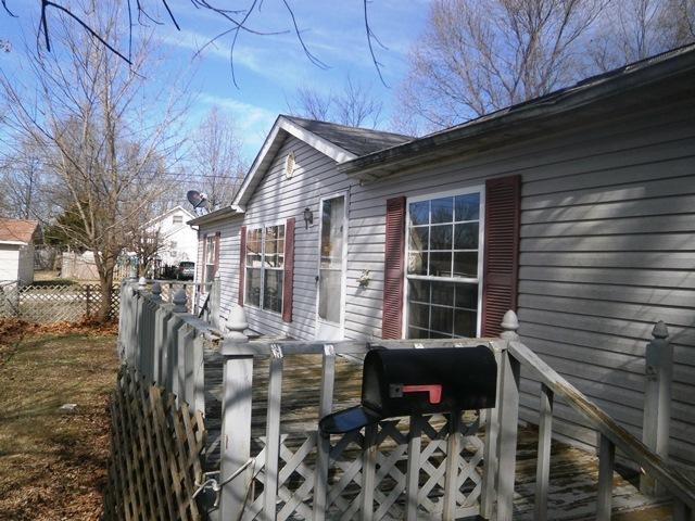 305 E 4th St., West Frankfort, IL 62896