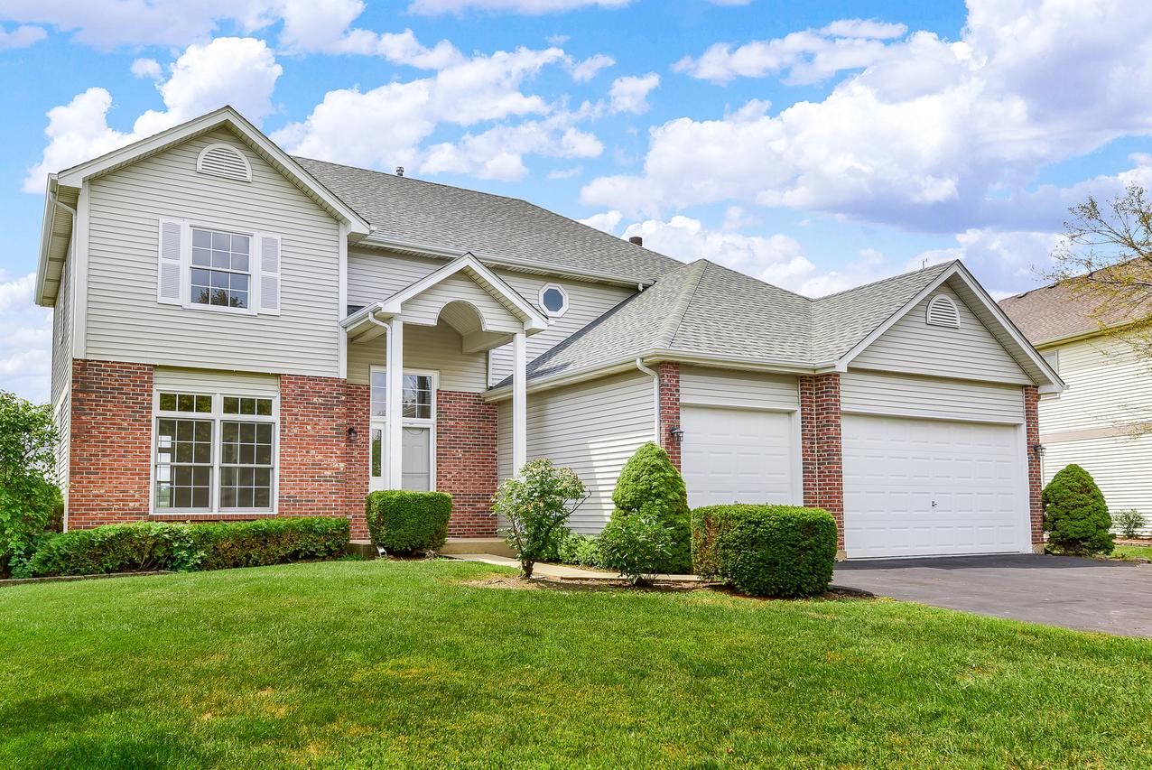 833 Bluestem Dr., Bolingbrook, IL 60440