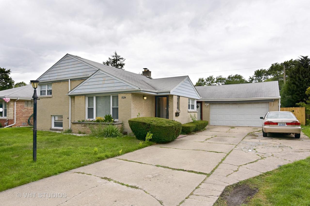 5024 Fargo Ave., Skokie, IL 60077