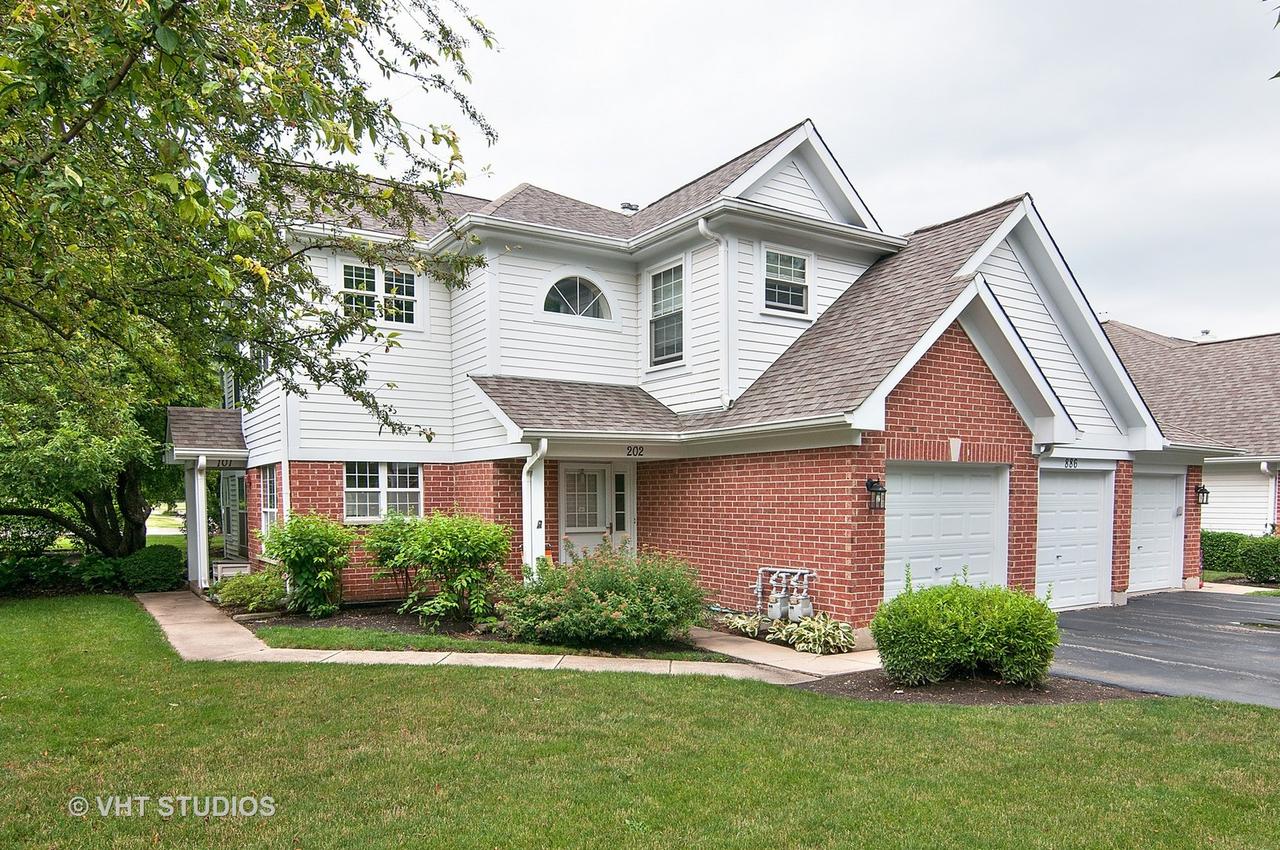 886 Nelli Ct. #101, Naperville, IL 60563