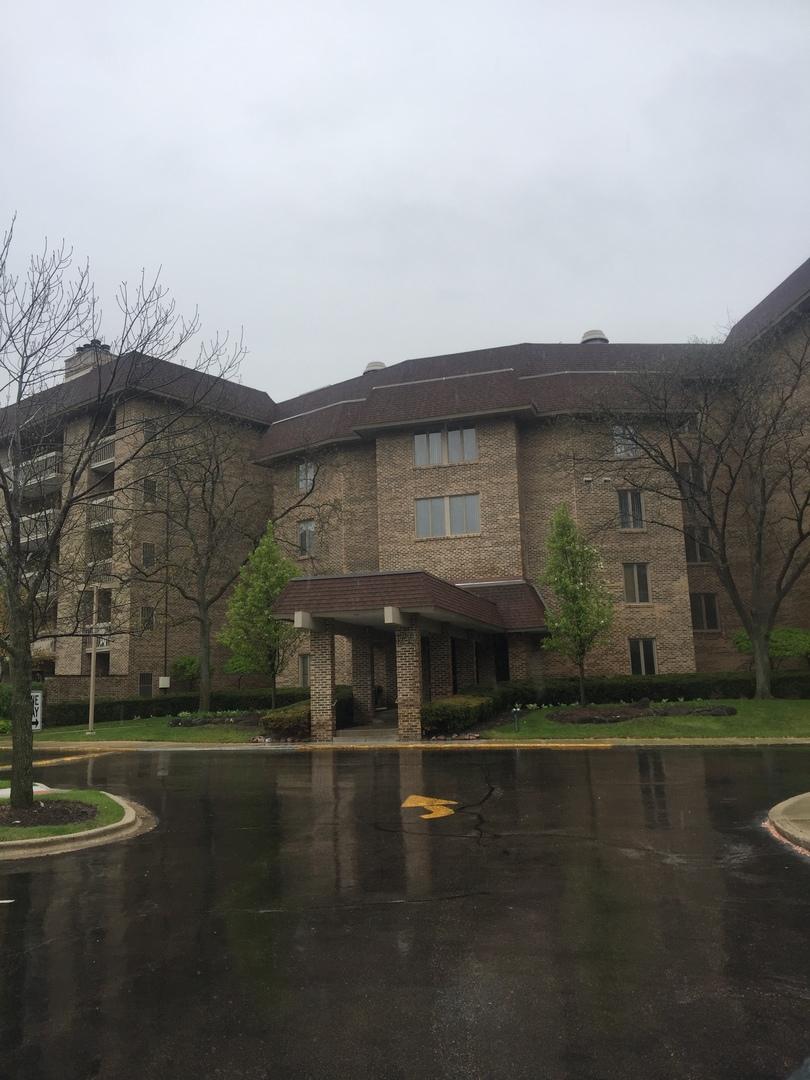 1250 Rudolph Dr. #2B, Northbrook, IL 60062