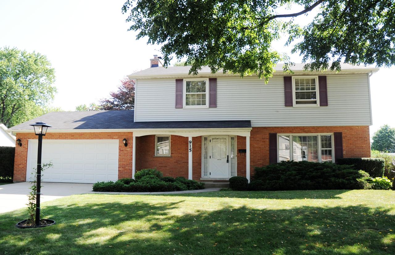 915 N Stark Dr., Palatine, IL 60074