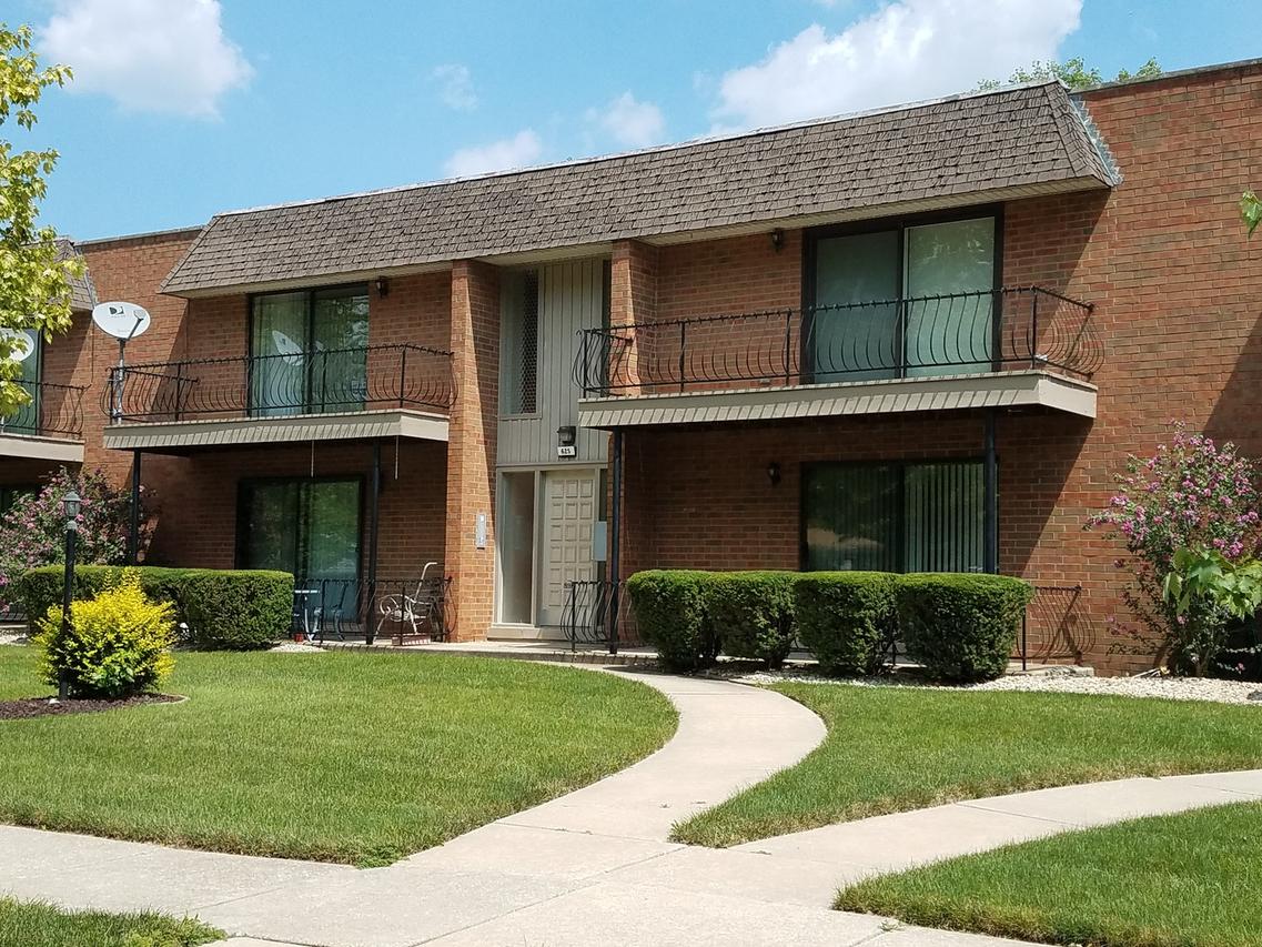 625 N Carroll Pkwy. #203, Glenwood, IL 60425