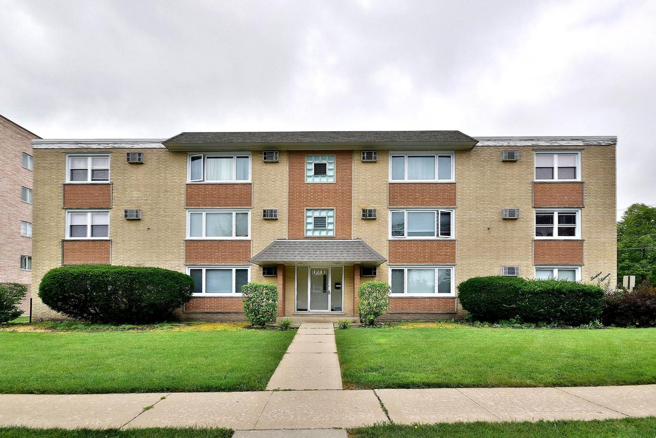 1211 Brown St. #1C, Des Plaines, IL 60016