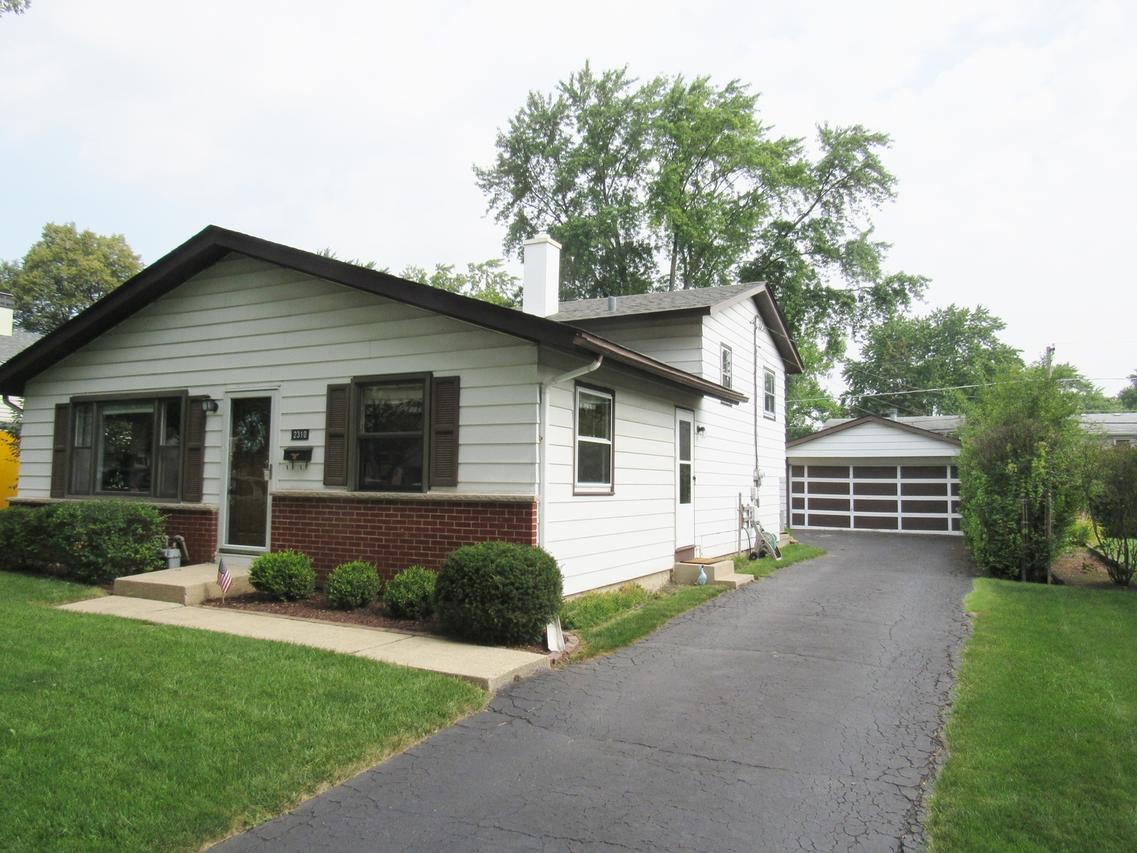 2310 Kingfisher Ln., Rolling Meadows, IL 60008