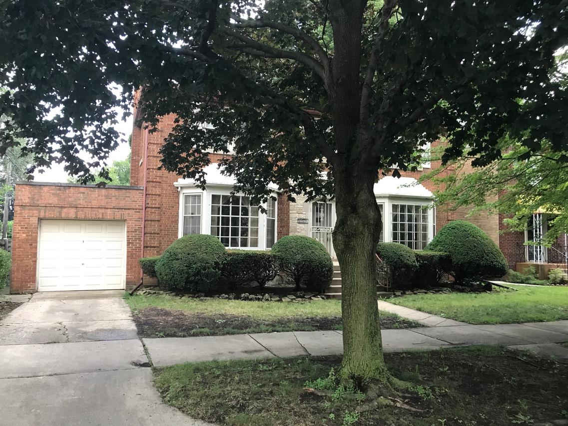 6741 N Francisco Ave., Chicago, IL 60645