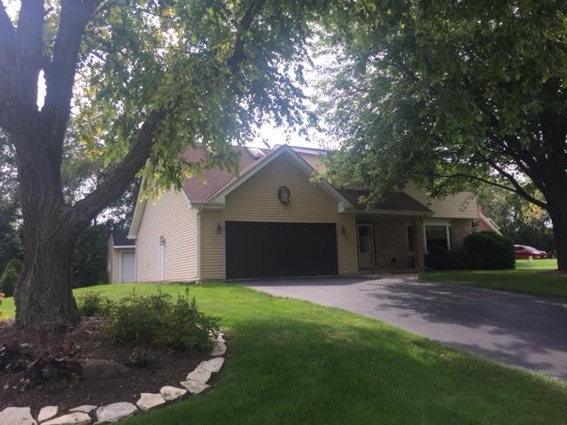 25 Lake Metonga Tr., Grant Park, IL 60940