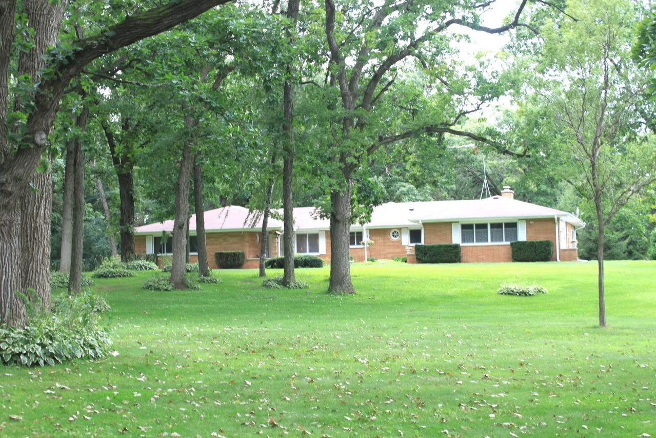 5719 Haligus Rd., Woodstock, IL 60098