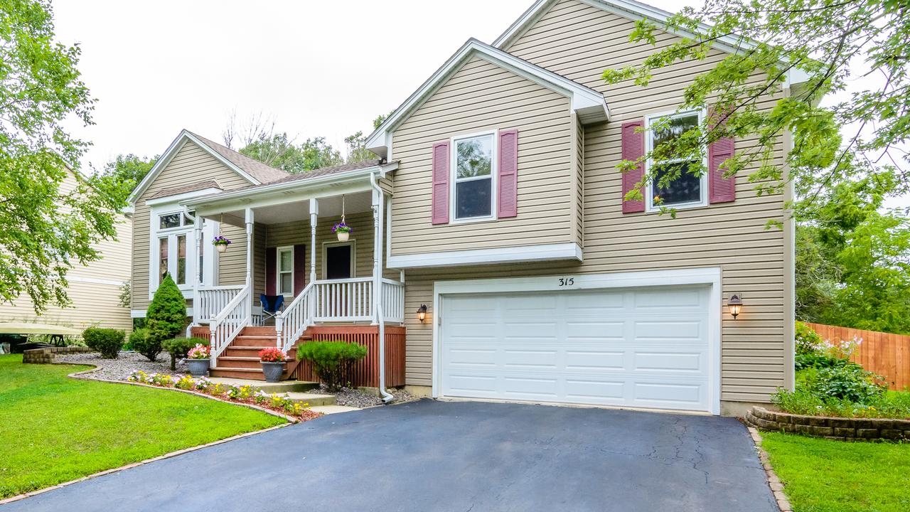 315 Twin Creeks Ct., Bolingbrook, IL 60440