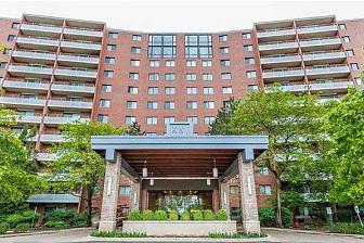 21 Kristin Dr. #715, Schaumburg, IL 60195