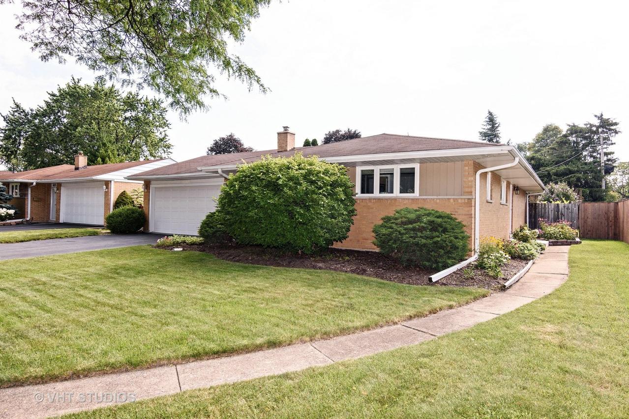 589 Patricia Ln., Des Plaines, IL 60016