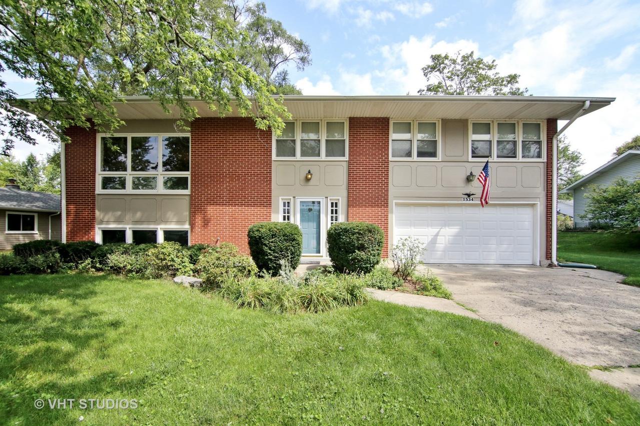 1534 Maple Ave., Northbrook, IL 60062