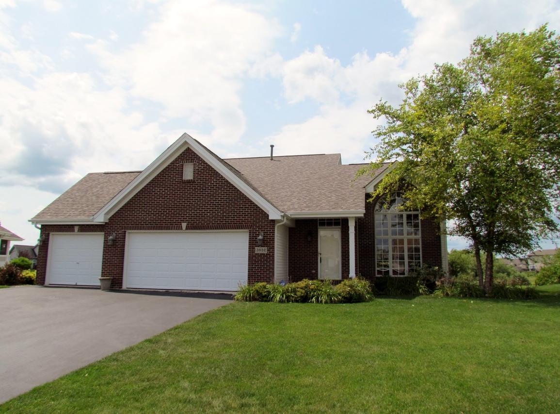 3852 Lakeshore Dr., Winnebago, IL 61088