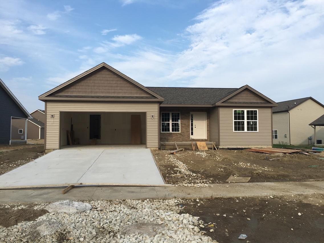 518 Red Bud Dr., Mahomet, IL 61853