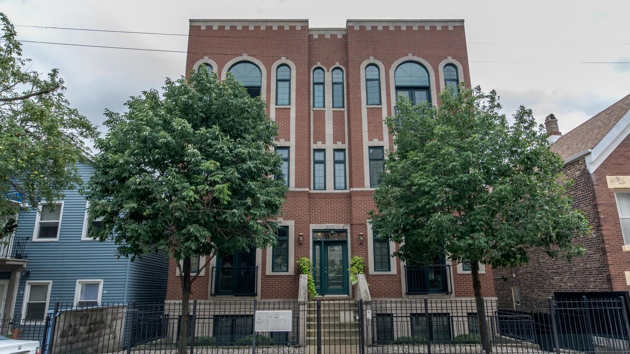 2013 W 17th St. #3E, Chicago, IL 60608
