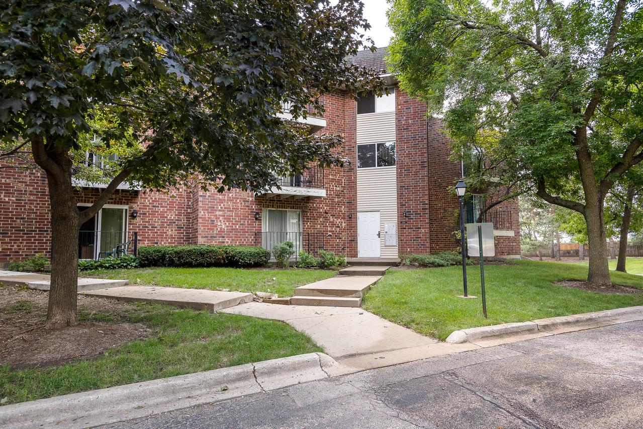 1780 S Arlington Heights Rd. #4B, Arlington Heights, IL 60005