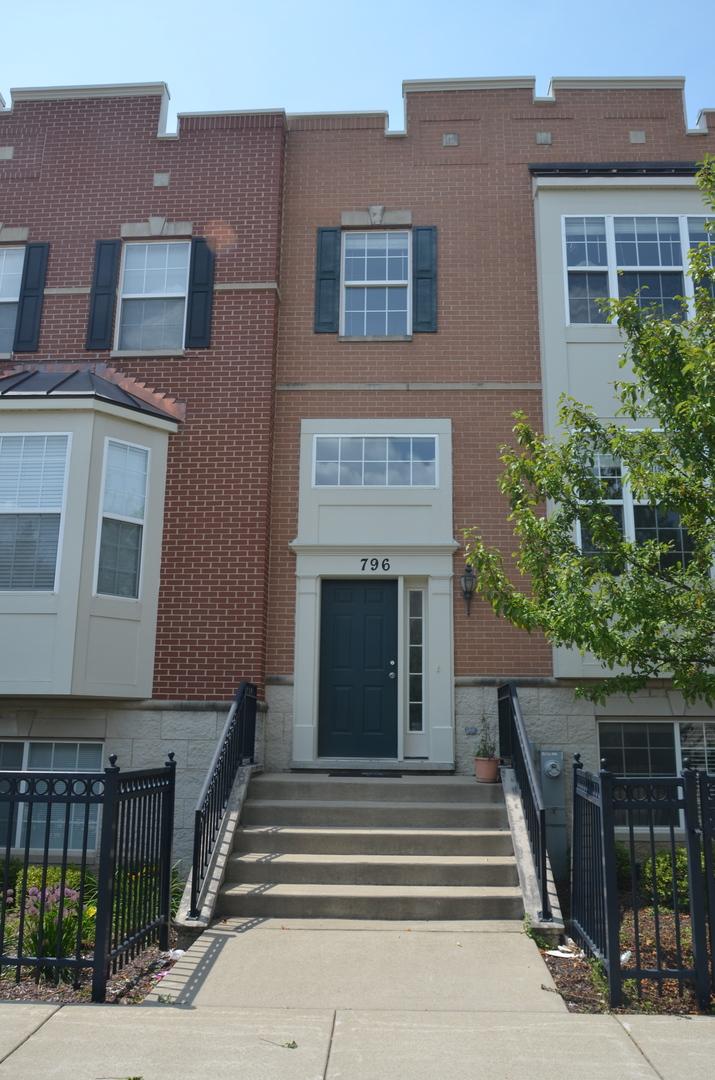 796 Station Blvd., Aurora, IL 60504