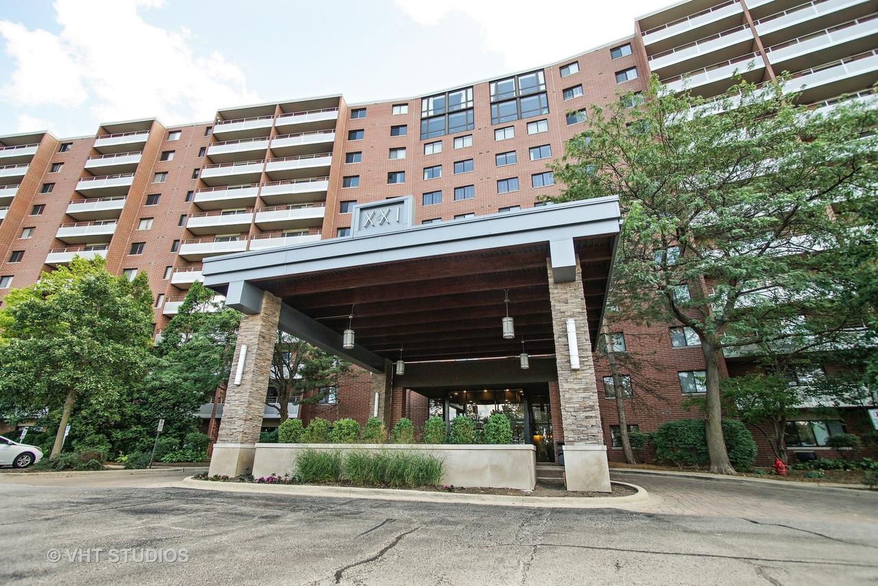 21 Kristin Dr. #1205, Schaumburg, IL 60195
