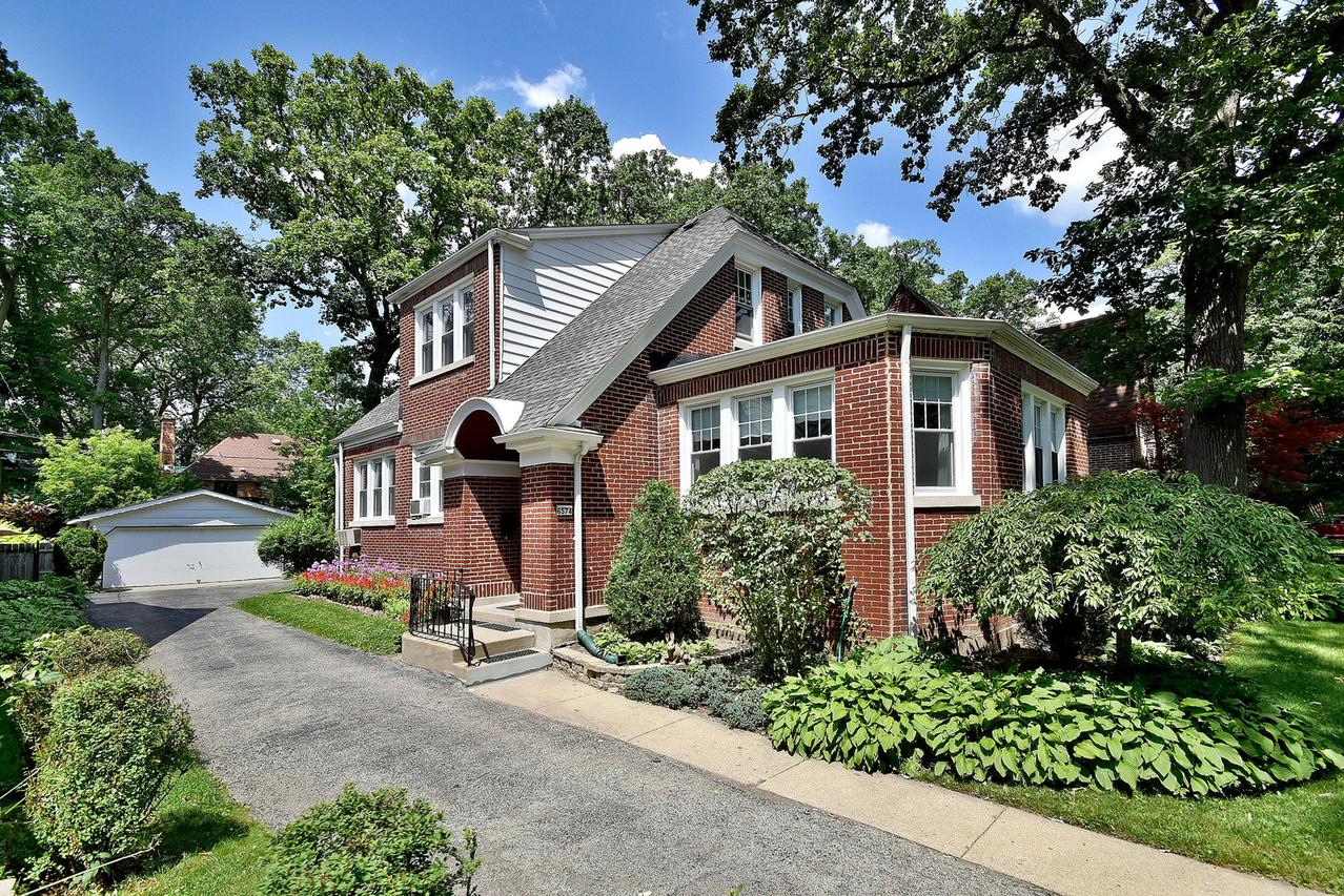 6574 N Waukesha Ave., Chicago, IL 60646
