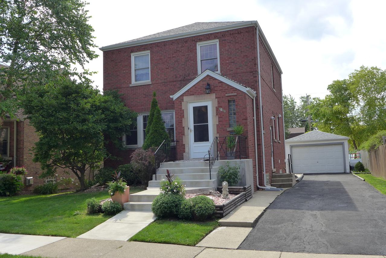 9606 S Ridgeway Ave., Evergreen Park, IL 60805