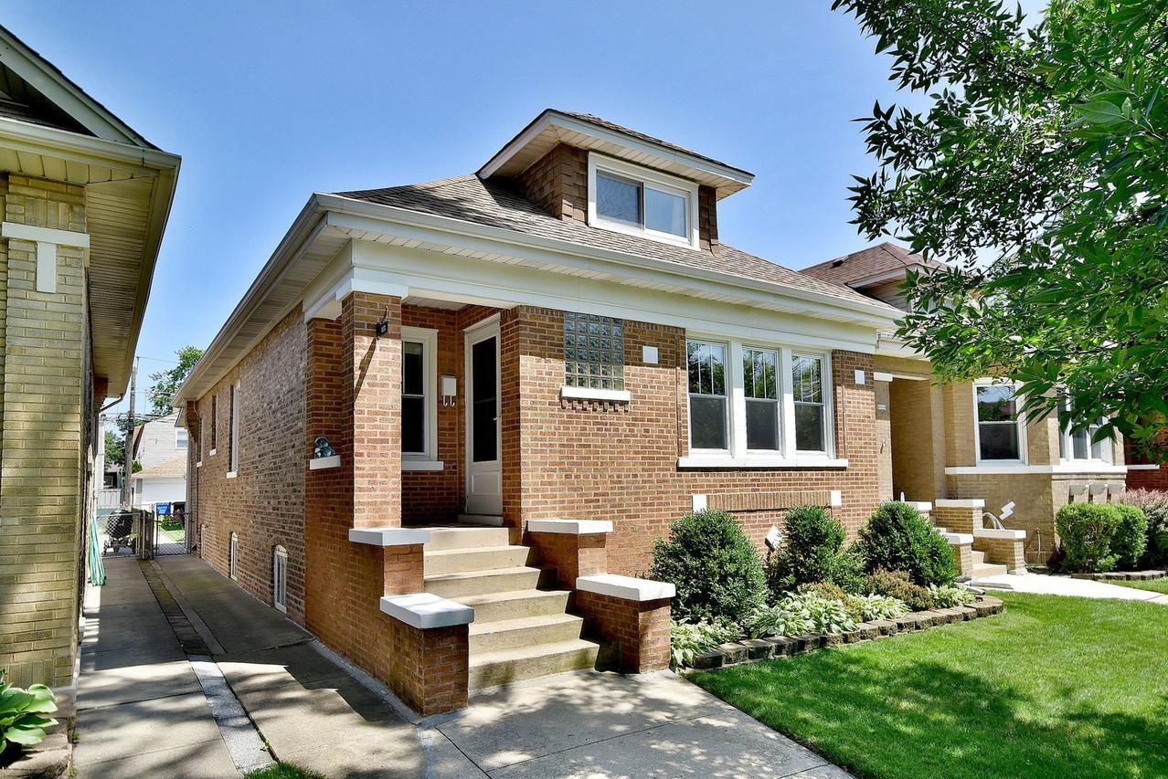 4523 N Monitor Ave., Chicago, IL 60630