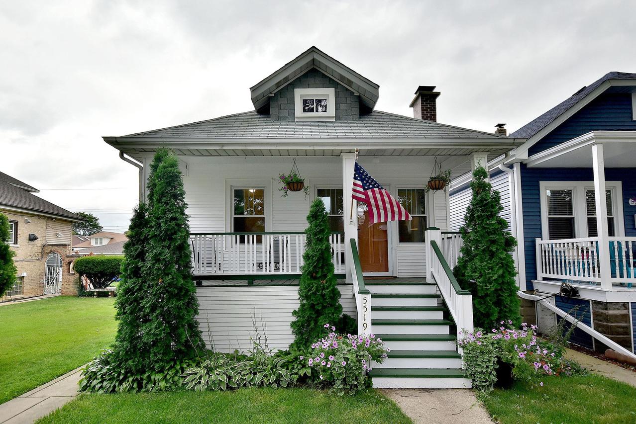 5519 N Luna Ave., Chicago, IL 60630