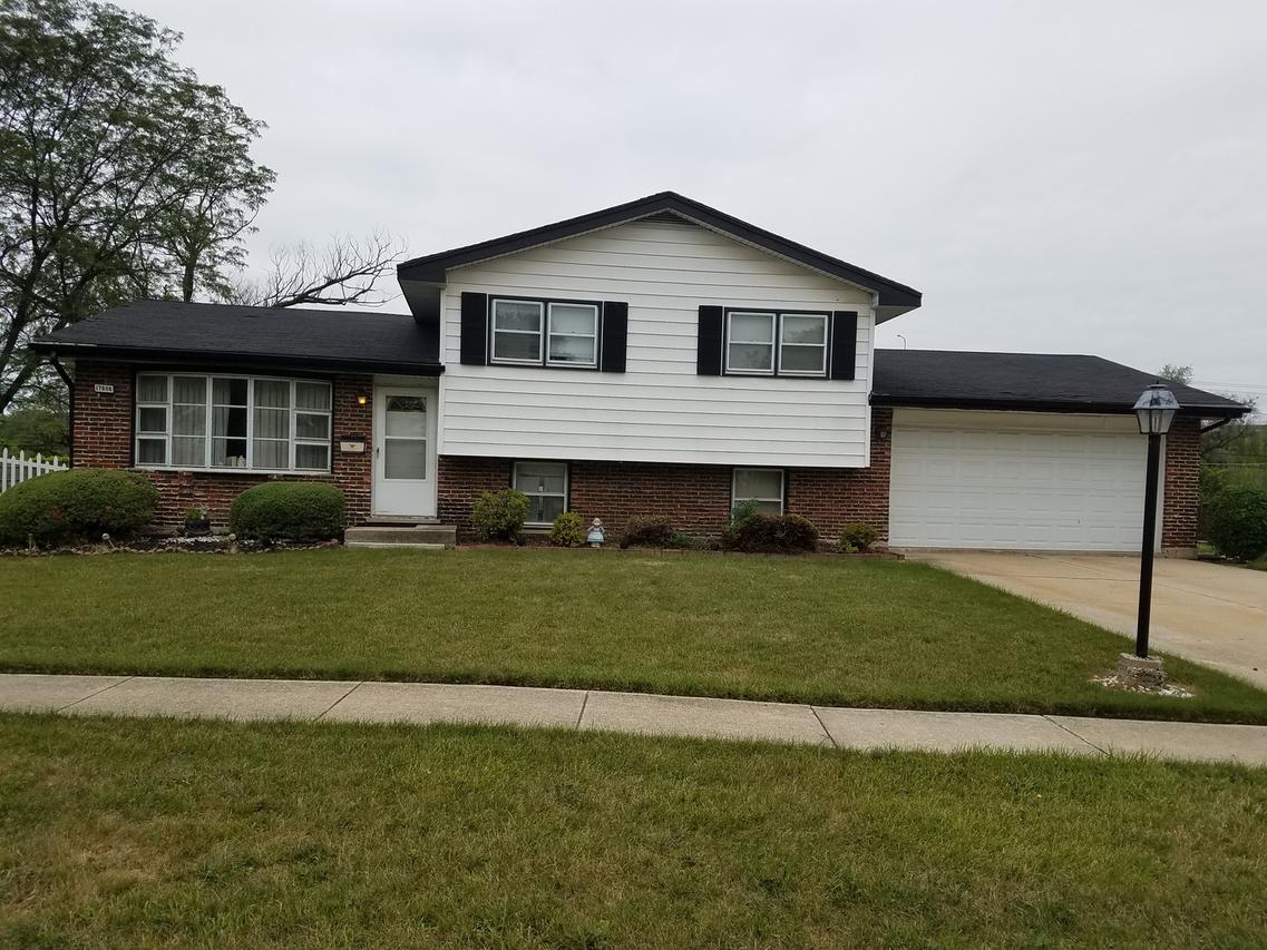 17606 Larkin Ln., Country Club Hills, IL 60478