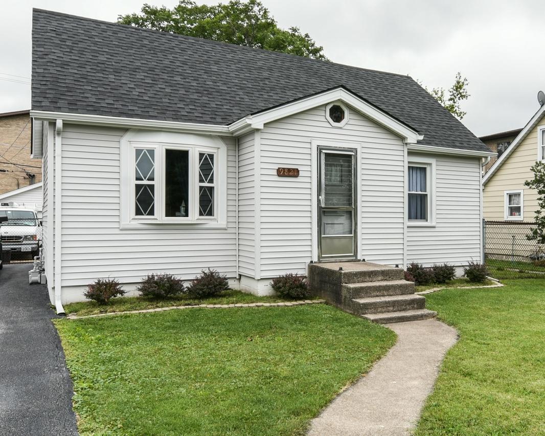 9821 Natoma Ave., Oak Lawn, IL 60453