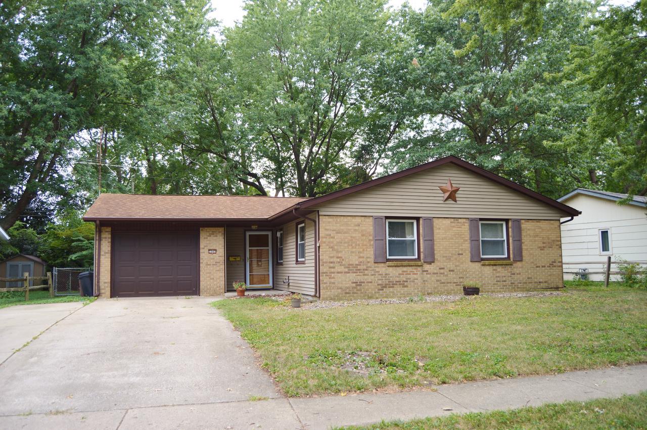 2305 Lantern Hill Dr., Urbana, IL 61802