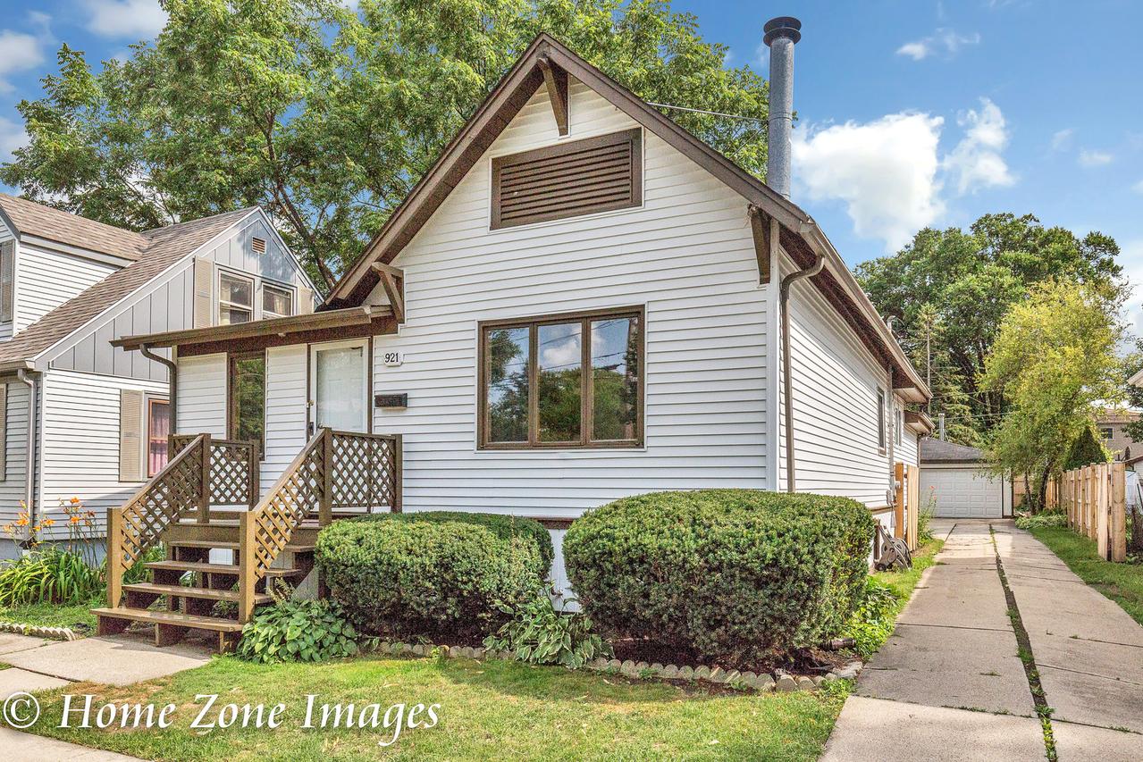 921 North Ave., Des Plaines, IL 60016