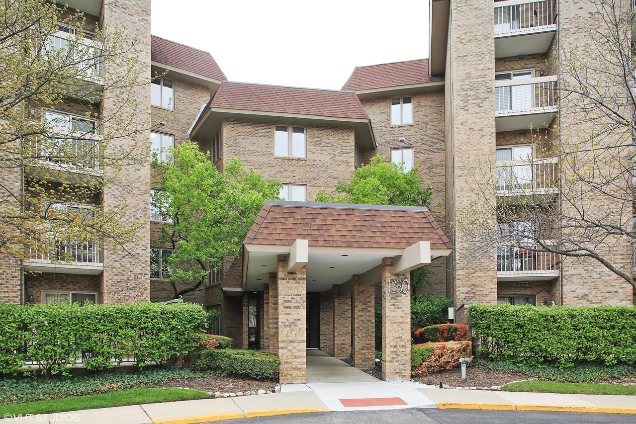 1280 Rudolph Dr. #5D, Northbrook, IL 60062
