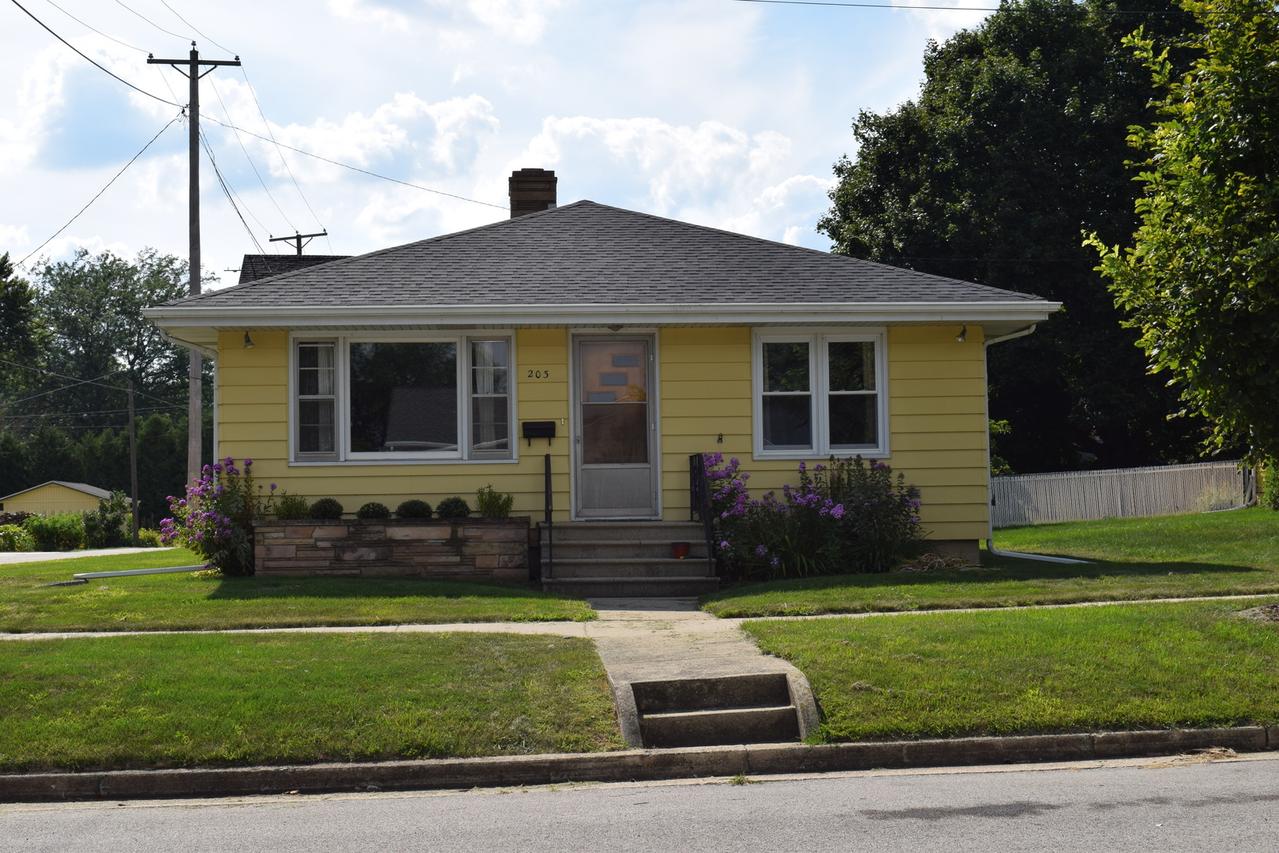 203 N Pontiac St., Shabbona, IL 60550