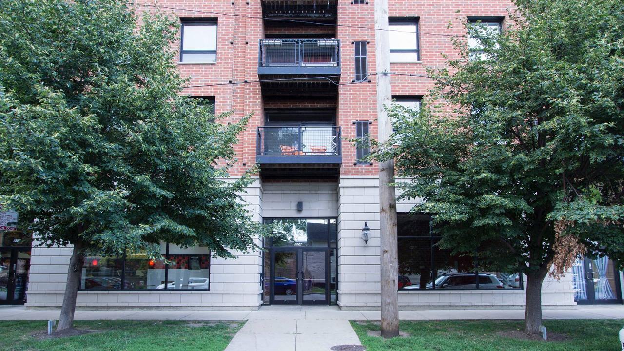 974 W 35th Pl. #511, Chicago, IL 60608