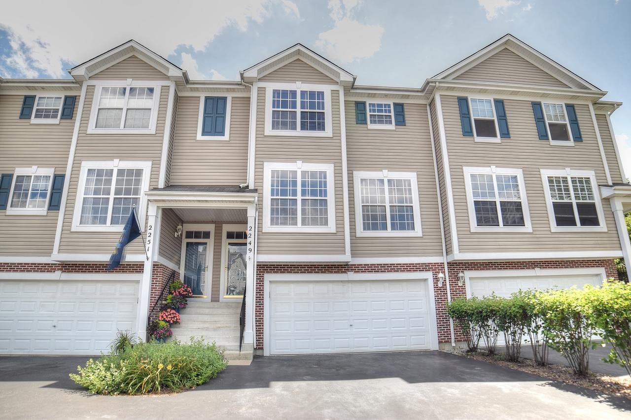 2249 Hudson Cir., Aurora, IL 60502